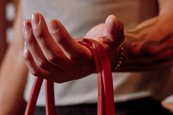 10 Effective Workouts to Maintain Fitness While Traveling
