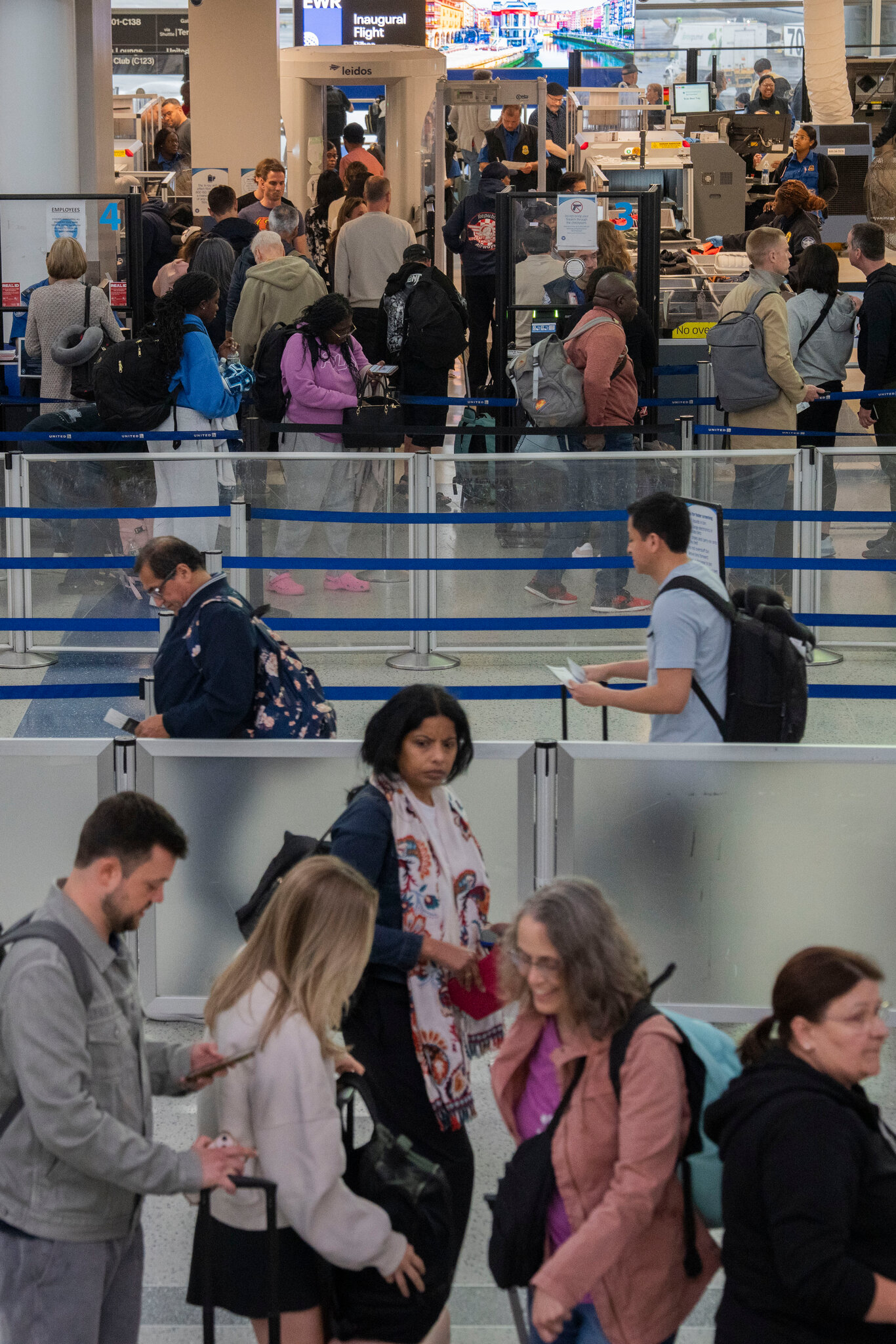 Behind the Scenes: United Airlines' Operations Hub at Newark Airport