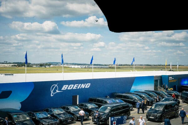 Boeing Maintains Subdued Presence at Paris Air Show Amid Airbus Deal Announcements