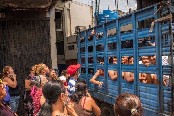 El Salvador Police Reveal Quotas and Rumors Behind Mass Arrests in Bukele’s Anti-Gang Drive