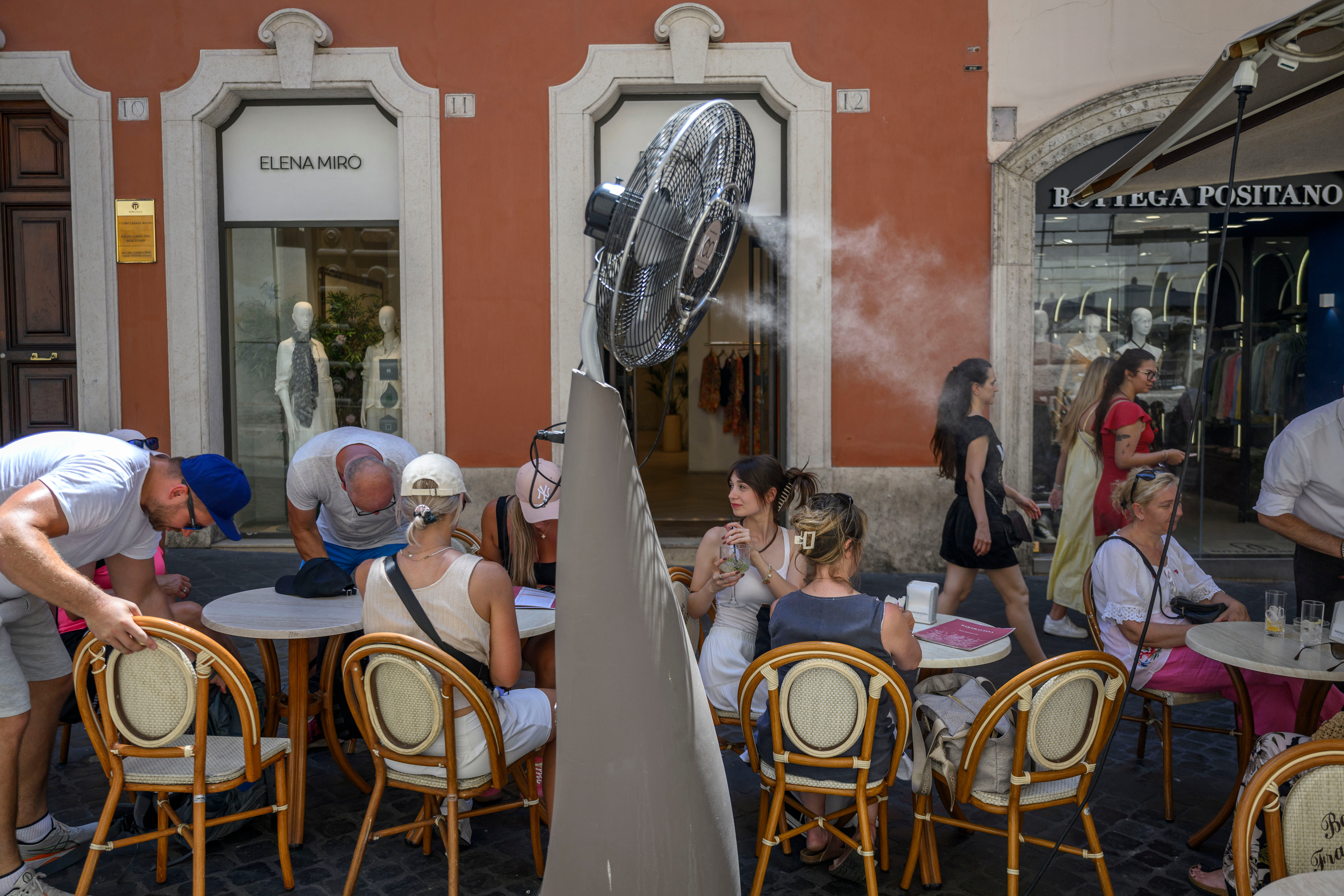 After sweeping through southwestern Europe, including Spain and France earlier this week, the heatwave moves toward Germany.