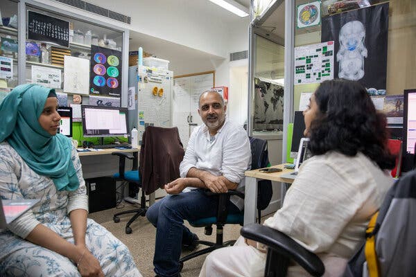 Global Scientists Shift Focus as U.S. Research Labs Face Severe Funding and Visa Challenges