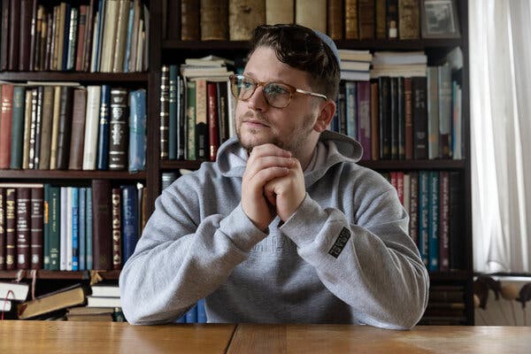 Shabbos Kestenbaum at his Bronx childhood home. His resolve to confront his former university in court has fueled a broader political movement targeting elite academic institutions.