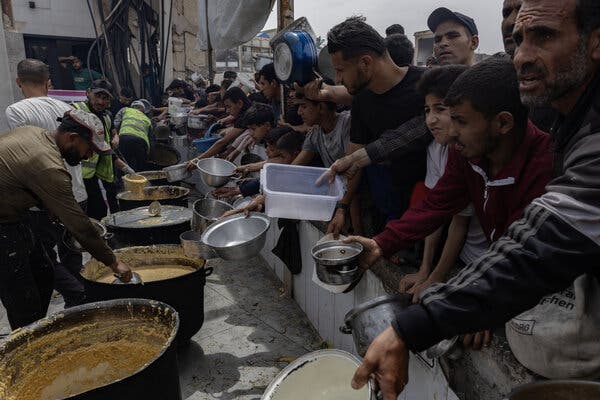 Israeli Officers Quietly Warn of Imminent Starvation Crisis in Gaza