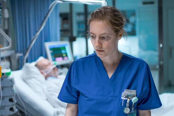 Leonie Benesch Shines as Night Nurse in the Gripping Drama 'Late Shift'