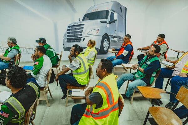 Mexico’s Truckers Rush to Learn English Amid U.S. Language Enforcement
