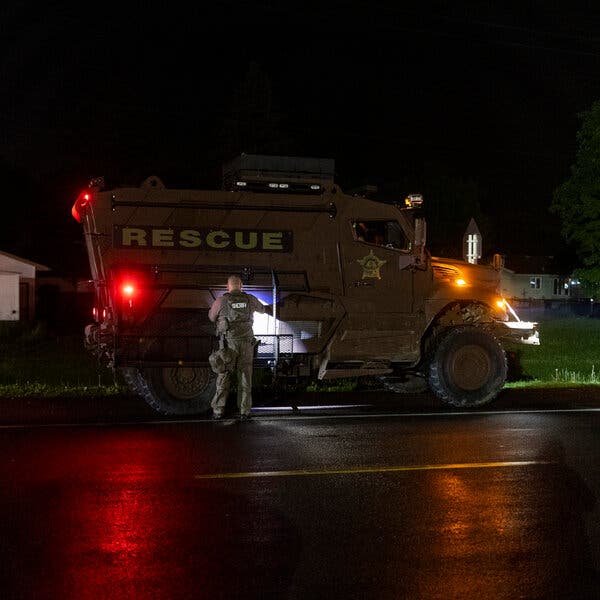 Scene in Green Isle, Minnesota during the manhunt
