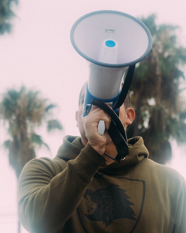 Neighbors Taken by ICE Spark Grassroots Resistance in Pasadena