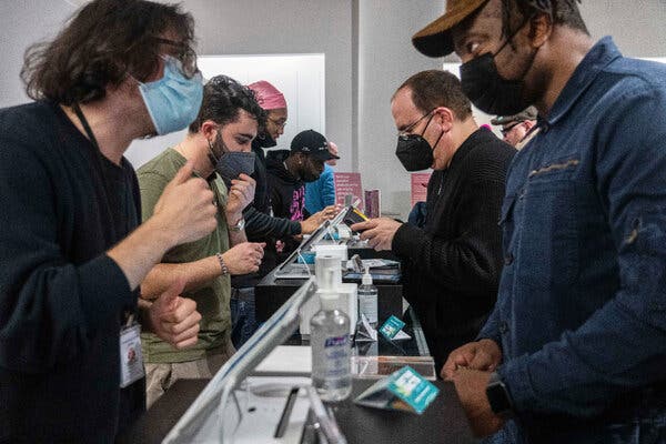 New York Cannabis Dispensaries Challenge State Over Proximity Rule Revision