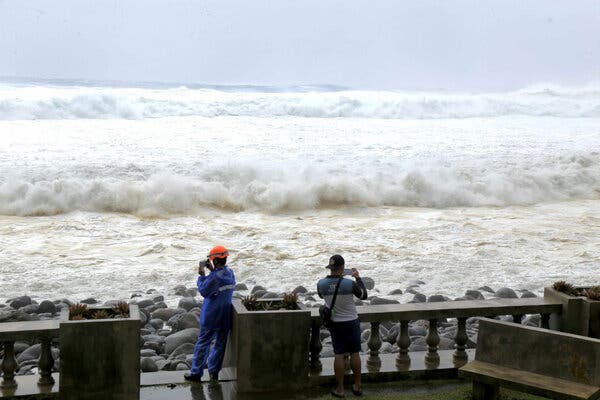 Super Typhoon Ragasa Strikes Philippines, Advances Toward Hong Kong