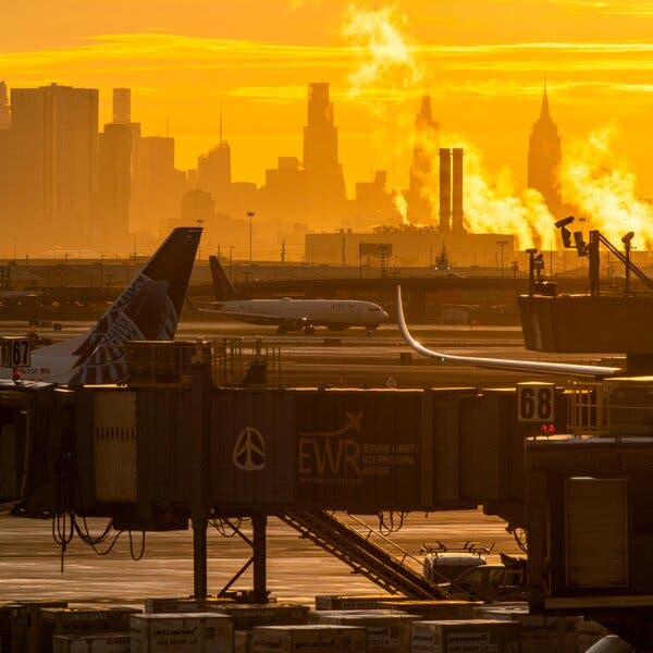 Troubled Skies: The Ongoing Struggles in U.S. Airport Air Traffic Systems