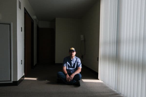 Veterans Face Uncertainty as Trump Administration Reevaluates Homelessness Policies